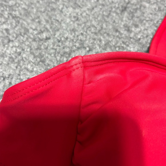 Red bikini top - Picture 2 of 8